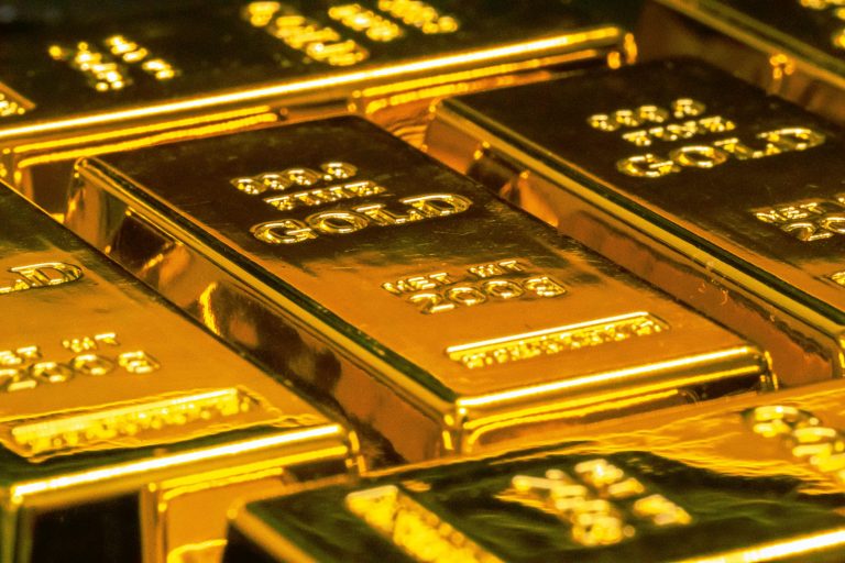 Gold Prices Hit Record High Ahead of Diwali and Wedding Season: Buyers Shift Towards Bullion Investments